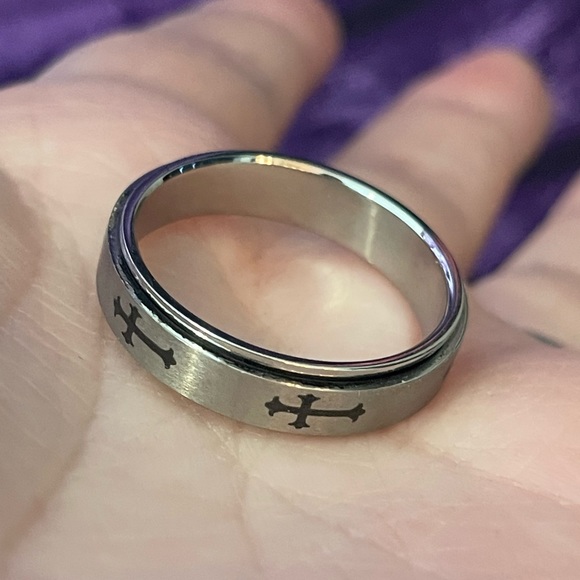 Silver Cross Spinning Ring - Picture 2 of 5
